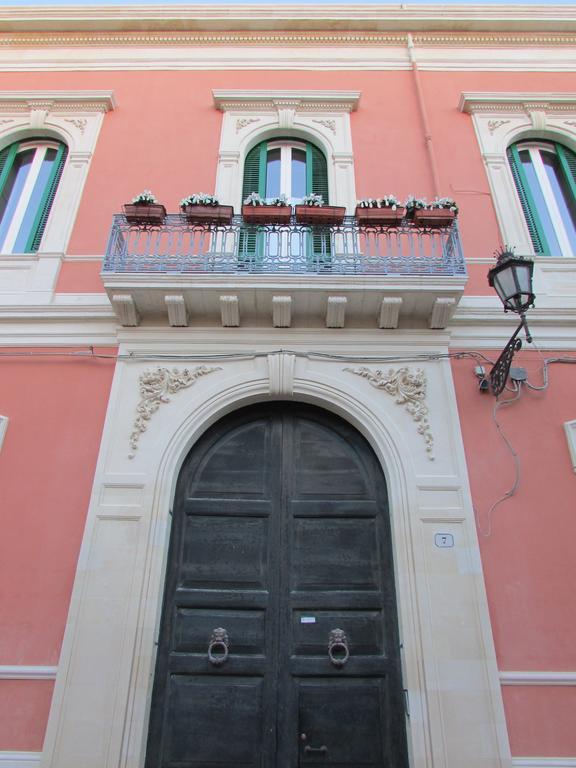 Palazzo De Giorgi B&B レッチェ エクステリア 写真